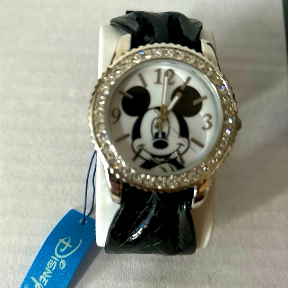 NIB Womens Mickey Mouse Watch Set w/7 Band Choices Rhinestone Edged Face